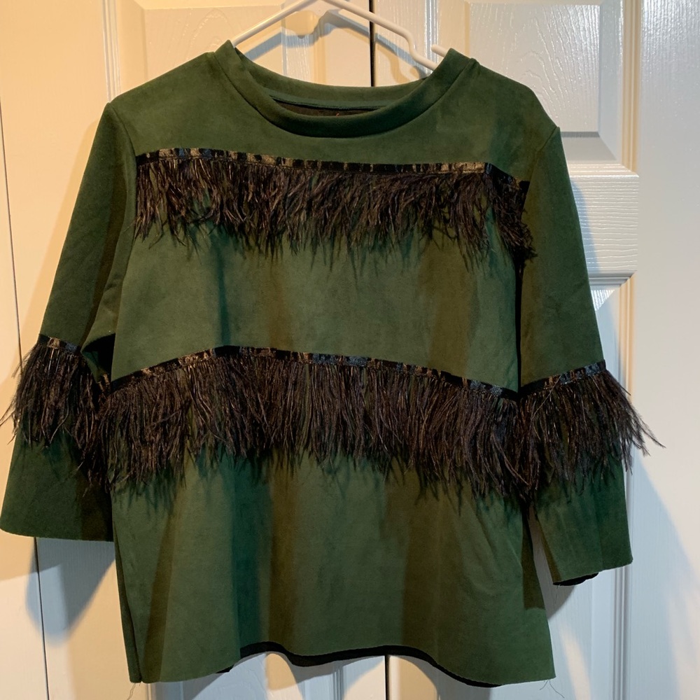 3/4 sleeve work shirt with modern feathers